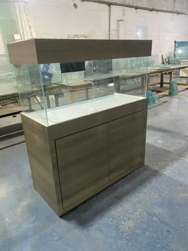Aquário 120x50x50 cm em vidro Extra Clear 8mm 300 litros