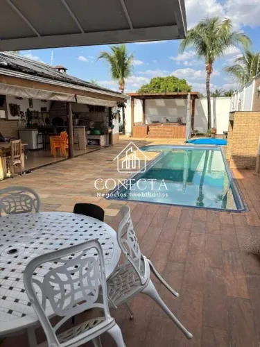 Casa para Locação no Cidade Jardim: 5 Suítes, Piscina e Espaço Gourmet