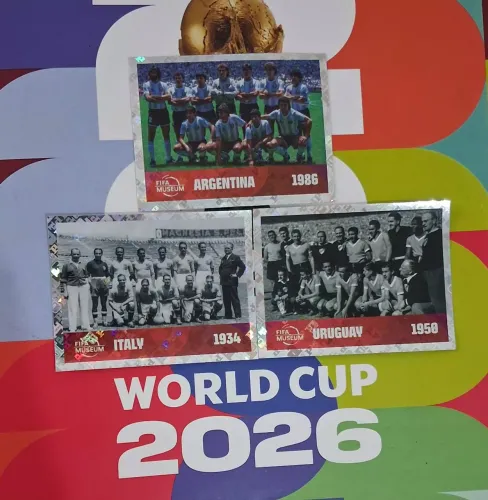 Figurinhas Brilhantes Fifa Museum - Copa 2026 (Uruguai, Itália e Argentina)