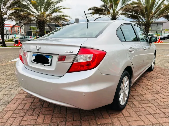 Honda Civic Sedan LXS 1.8/1.8 Flex 16V Aut. 4P 2013