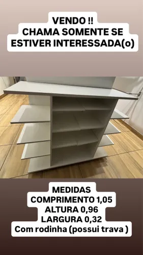 EXPOSITOR DE CALÇADOS