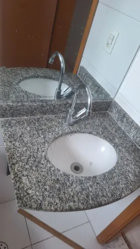 Pia de banheiro cm torneira 