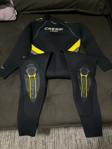 Roupa de mergulho neoprene feminina (modelo Castoro da marca Cressi) tamanho Lady L/4.