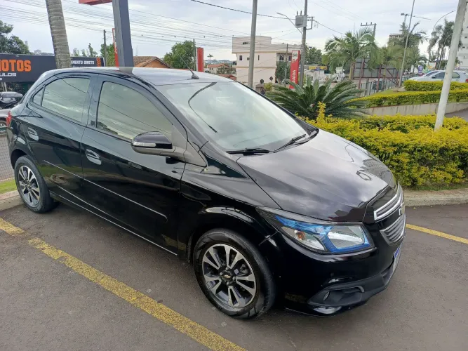 Chevrolet Onix Hatch LTZ 1.4 8V Flex Power Mec. 4P 2014