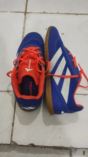 Vendo chuteira Adidas predator futsal número 40