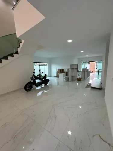 BELA CASA NO COND. MONTENEGRO BOULEVARD