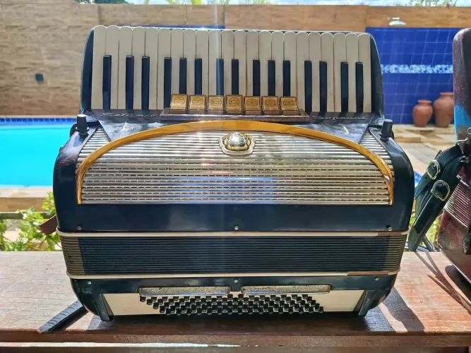 ACORDEON SANFONA SETTIMIO SOPRANI 80 BAIXOS ITALIANA TOP DEMAIS E ELETRIFICADA