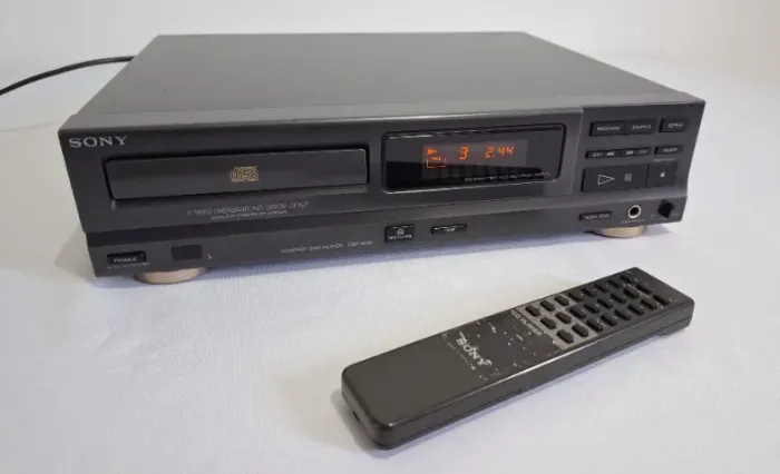 Cd Player Sony CDP-M19 c/ controle remoto vintage anos 90 (Pioneer, Philips, Onkyo)
