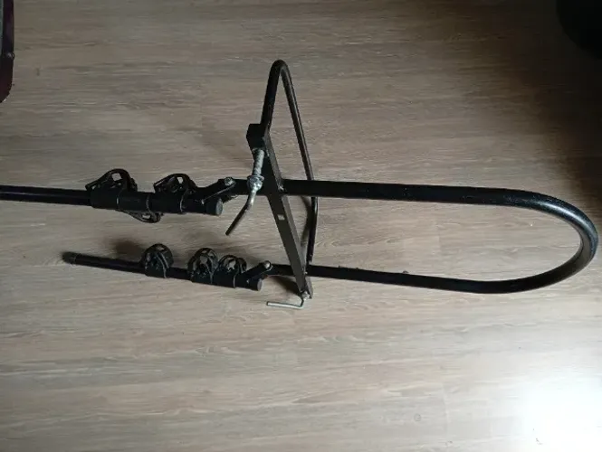 Rack para carro com estepe  no porta malas 