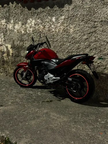 Moto Revisada e Documentação em Dia. Sua Próxima Moto Está Aqui!