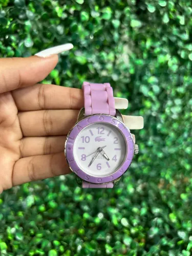 Relógio roxo 