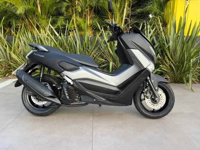 NMAX 160 2018 COM GRAFISMO BLACK