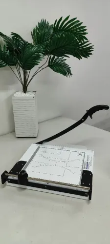 Guilhotina e refiladora duocorte