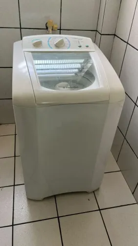 MAQUINA DE LAVA ROUPA ELECTROLUX - SEMI NOVA 9KG