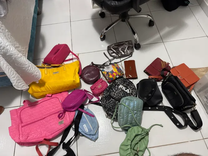 Bolsas, escolha uma e entre em contato, preços entre 15-40