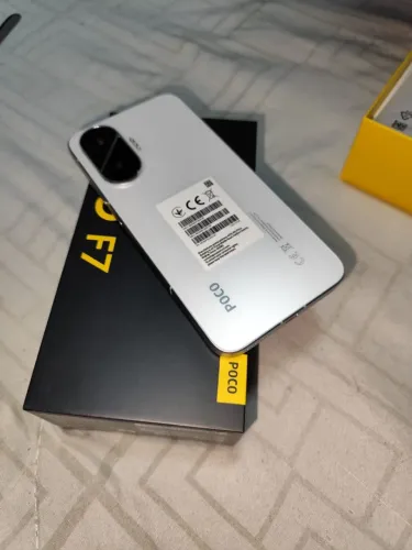 Vendo ou Troco Poco F7 512Gb muito conservado - completo