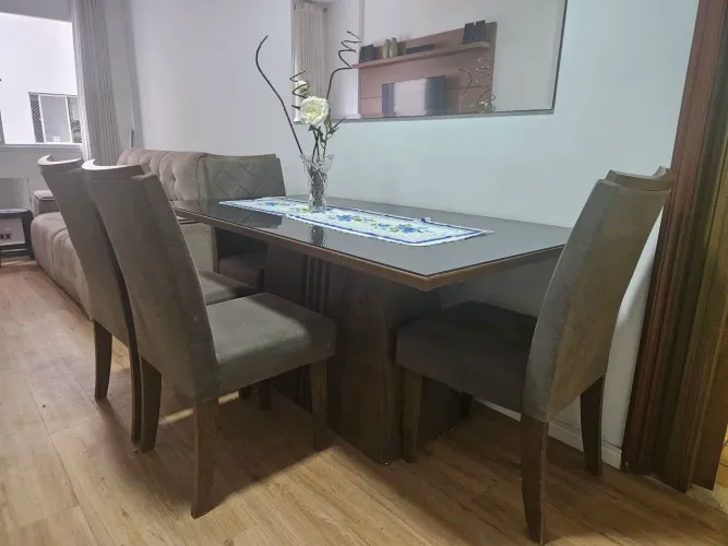 Mesa de Jantar de 6 cadeiras