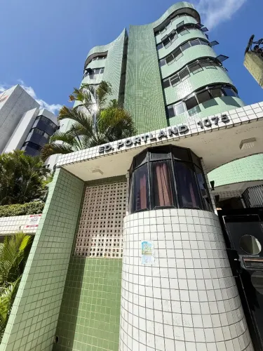 Edifício Portland - Apto 3/4 sendo 3 suítes de 160 m², dependência, 2 vagas por 549.999,00