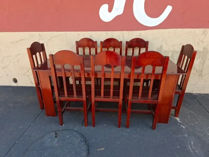 MESA DE JANTAR 8 LUGARES EM MADEIRA USADA