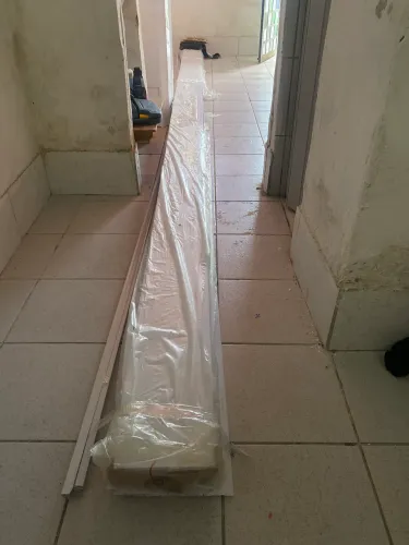 Forro pvc ainda na embalagem, 14 peças , não faço entrega, de brinde os rodapés