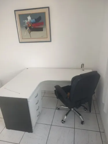 Mesa para pc com gavetas,mas cadeira
