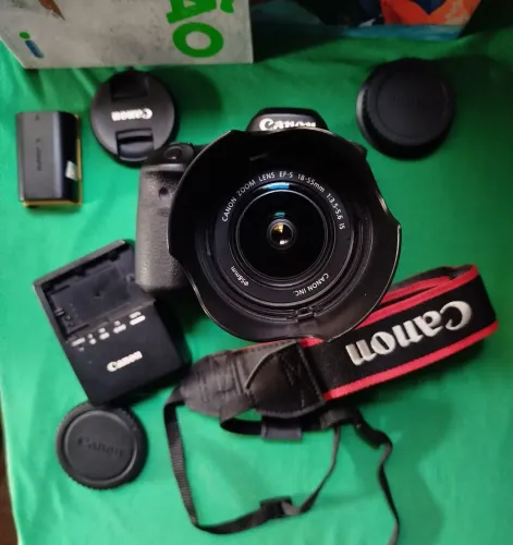 Camera Canon 80D com lente 70-200 f/4