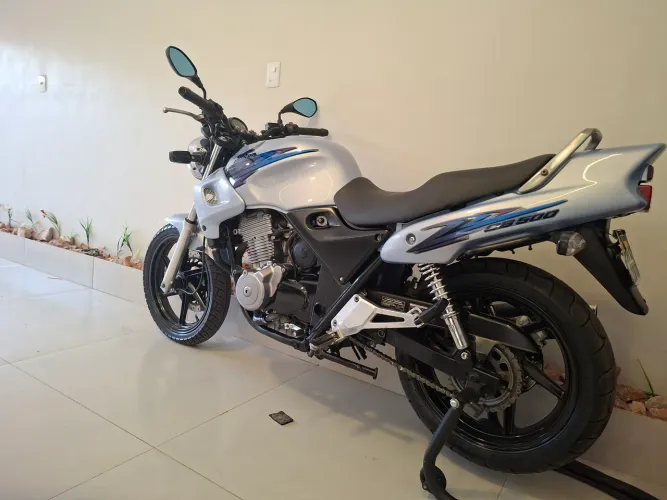 Honda cb 500 muito nova