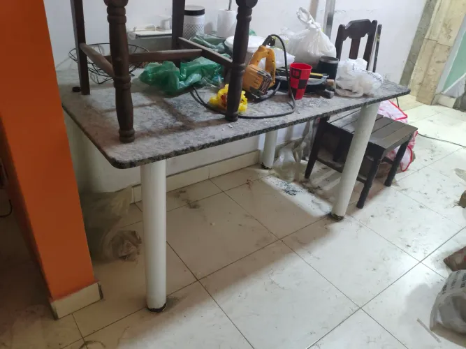 Mesa de jantar tampo de granito 160x80cm