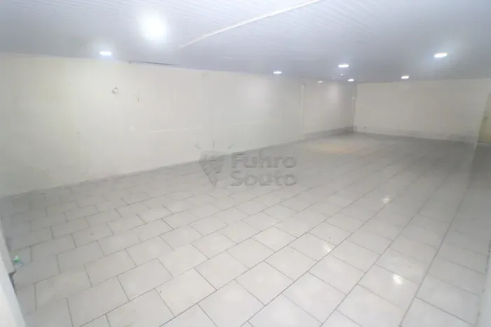 Prédio comercial em excelente localização próximo à Avenida São Francisco de Paula