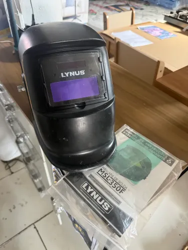 Máscara de solda muito boa combino entrega