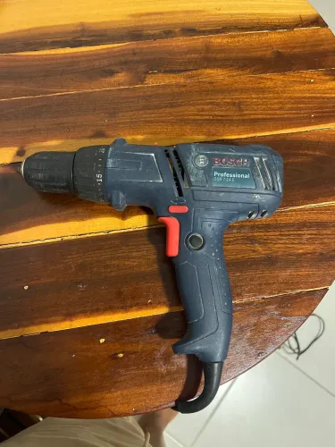 Furadeira e parafusadeira Bosch 