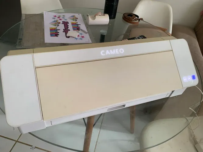 Cameo 4