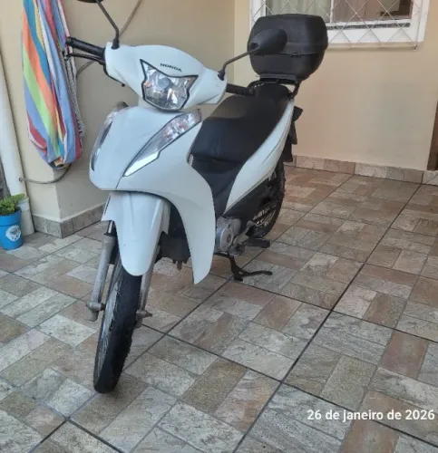 HONDA BIZ 110I 2019 com bauleto de 28 litros