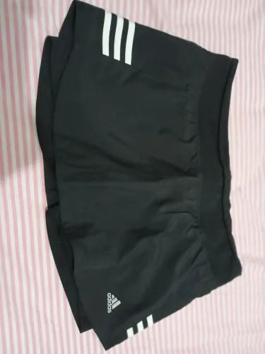 Shorts saia Adidas tamanho g