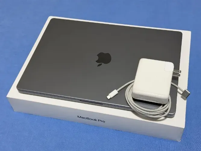 Macbook Pro M1 Pro - 16" - 16GB RAM - 512GB SSD