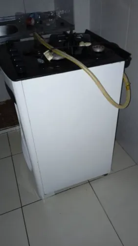 Fogão semi novo, aceito propostas, pagamento na retirada, nao entrego.