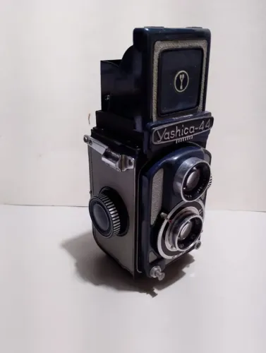 MÁQUINA YASHICA 44 -1950 RARA