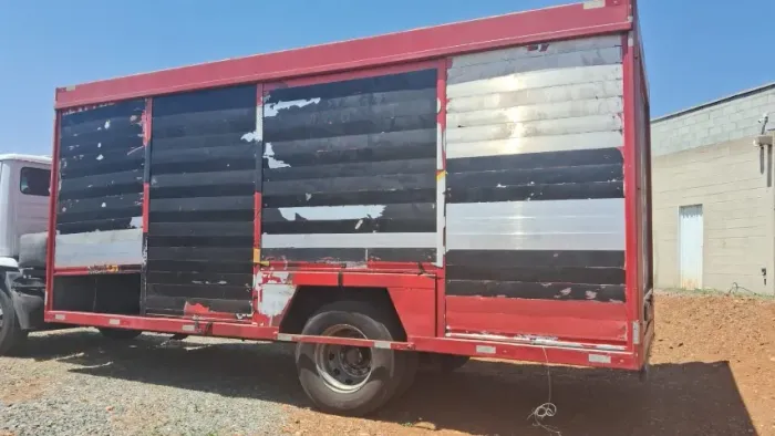 BAÚ DE CAMINHÃO ALUMÍNIO