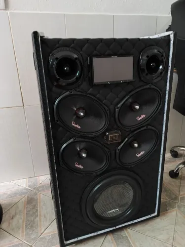 Caixa de som residencial potente 