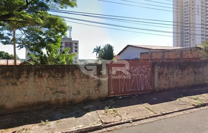 Terreno de 2.400 m em localização estratégica com alto potencial construtivo
