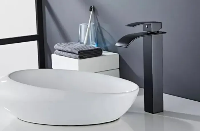 Torneira Monocomando Cascata Alta para Banheiro - Bica Alta Quadrada - Preto Fosco