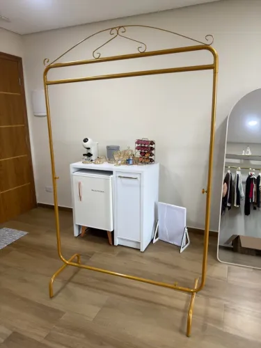 Arara dourada movel nova 