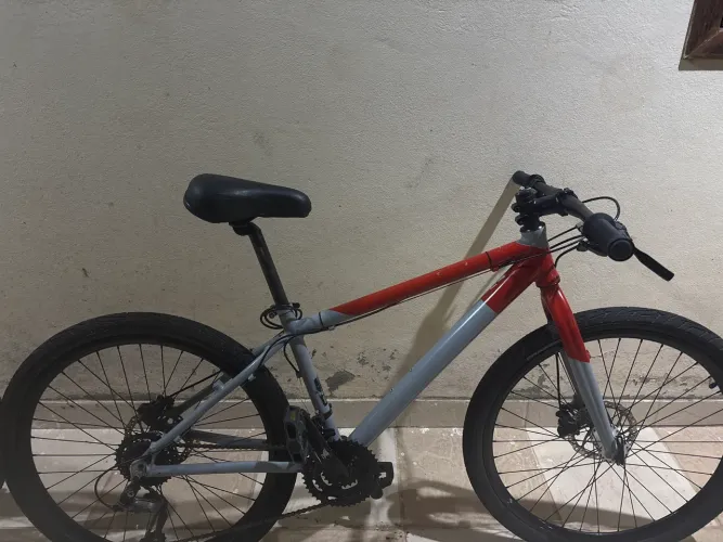 Bike fixa aro 26 freio hidráulico