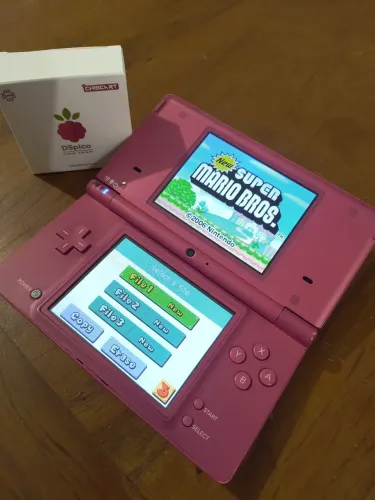 DSi Rosa + DsPico com cartão 16gb + Fonte (Recondicionado)
