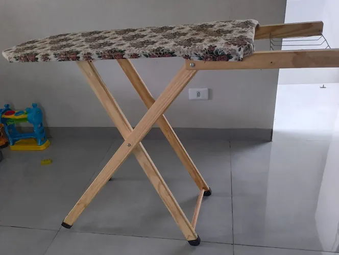 Tábua de Passar Dobrável com Suporte para Ferro e 2 Níveis (de Madeira)