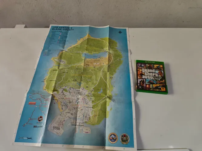 GtaV 5 Xbox one com mapa impecável
