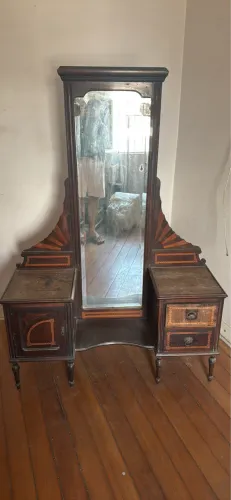 Penteadeira Antiga Estilo Art Noveau com Banqueta ( Peça Rara e para Colecionador)