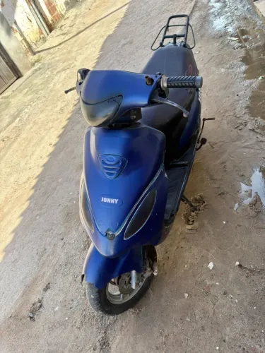 Jonny scooter