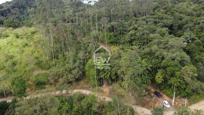 Chácara com Área Total de 47.690m² em Massaranduba, SC