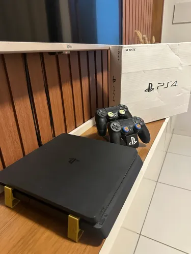 PS4 slim 1T